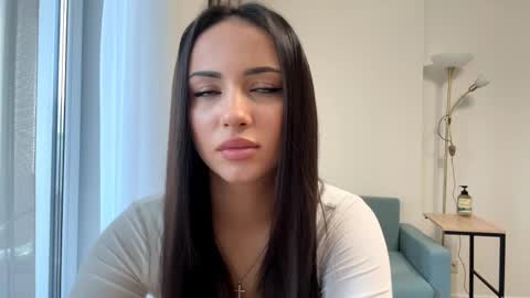 Miss Mia online show from April 2026 01:41:01 PM