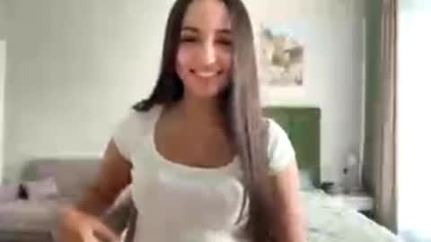 Snapshot of vixy_luna chatting on April 2026 02:04:01 PM Miss Mia online show from April 2026 02:04:01 PM