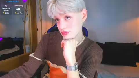 Snapshot of vladhellsing4 chatting on June 2026 02:15:01 PM Vlad online show from June 2026 02:15:01 PM