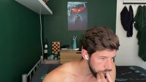 Snapshot of vladi95noughtyboyy chatting on August 2026 09:44:01 AM vladi95noughtyboyy online show from August 2026 09:44:01 AM