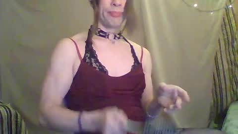 Snapshot of vladiskin chatting on April 2026 11:22:02 PM Violetta Elysia online show from April 2026 11:22:02 PM
