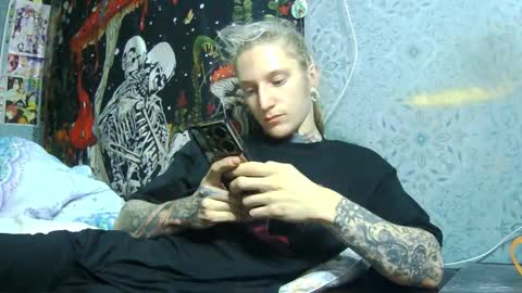 Elf online show from November 2025 06:52:02 PM