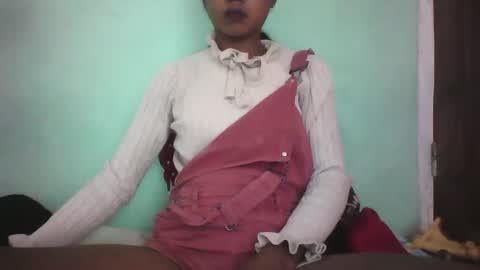 Snapshot of vounialdy chatting on February 2025 01:44:01 PM vounialdy online show from February 2025 01:44:01 PM