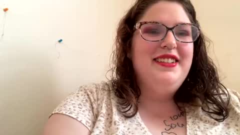Snapshot of vovianxoxo chatting on June 2026 09:51:02 PM Vivian online show from June 2026 09:51:02 PM