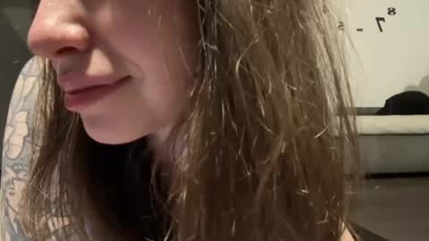 voyliza online show from December 2025 12:05:01 AM