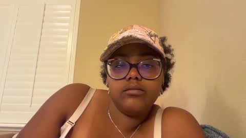 Lauren online show from April 2026 06:03:01 AM