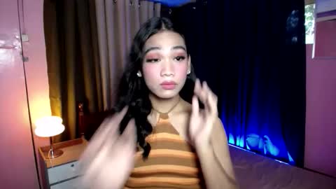 Snapshot of vvgirlxx chatting on September 2025 06:37:02 AM Vv online show from September 2025 06:37:02 AM