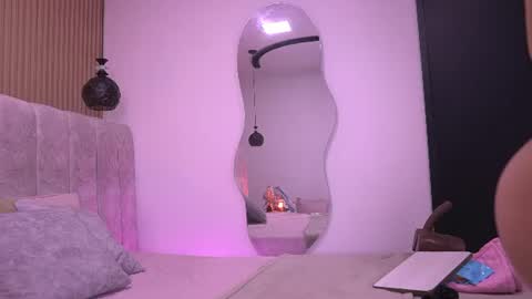 Violeta online show from June 2026 03:11:01 AM