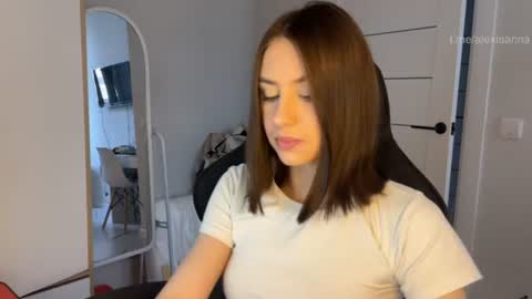 Snapshot of vx_arina chatting on June 2026 11:47:02 AM Arina online show from June 2026 11:47:02 AM