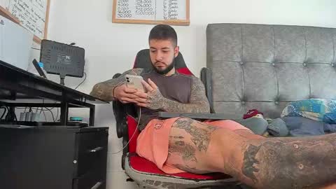 vyxen_ online show from February 2026 02:24:02 PM