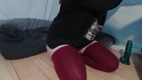 Snapshot of wacky_weirdo chatting on October 2025 07:34:02 AM Rose online show from October 2025 07:34:02 AM