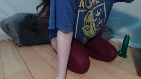 Snapshot of wacky_weirdo chatting on October 2025 08:40:01 AM Rose online show from October 2025 08:40:01 AM