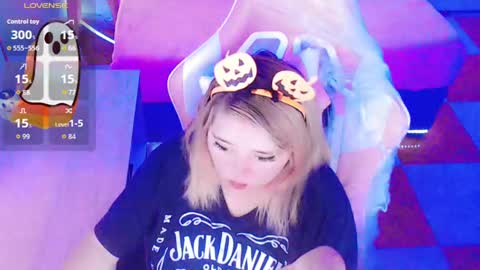   online show from October 2025 03:59:01 AM