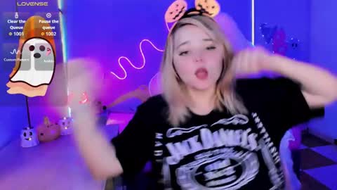   online show from October 2025 04:24:02 AM