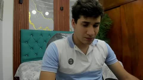 Snapshot of walter_noils chatting on April 2026 11:40:02 PM WALTER NOILS online show from April 2026 11:40:02 PM