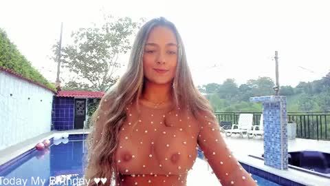 Snapshot of wandathompson_ chatting on July 2026 11:05:01 AM Wanda online show from July 2026 11:05:01 AM