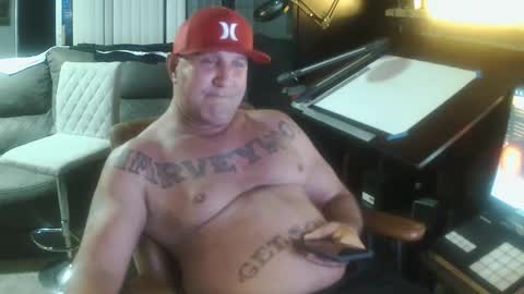 Snapshot of wantitbutyoucanthaveit chatting on March 2026 05:37:02 AM inittogetitin online show from March 2026 05:37:02 AM