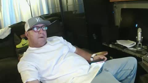 Snapshot of wantitbutyoucanthaveit chatting on April 2026 01:32:02 PM inittogetitin online show from April 2026 01:32:02 PM