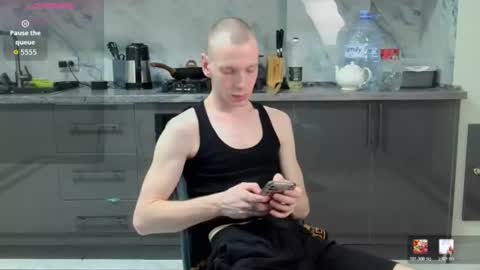Snapshot of warmwhisp chatting on June 2026 02:52:01 PM ZID online show from June 2026 02:52:01 PM