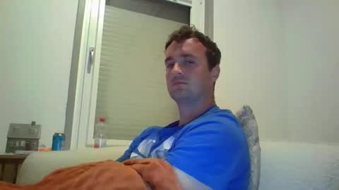 warr111 online show from May 2026 09:42:02 PM