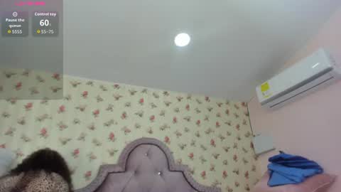 Snapshot of watson_crystal00 chatting on June 2026 02:10:02 PM Milf Latina online show from June 2026 02:10:02 PM