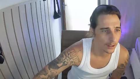 wave_boyy online show from March 2026 01:44:02 PM