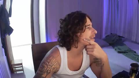 wave_boyy online show from April 2026 09:12:02 PM