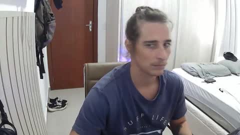 wave_boyy online show from April 2026 12:32:02 PM