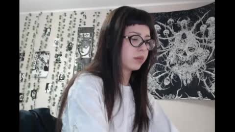 Mina online show from April 2026 04:12:02 PM