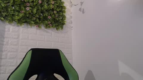 Trixie 3 online show from February 2025 05:14:01 PM