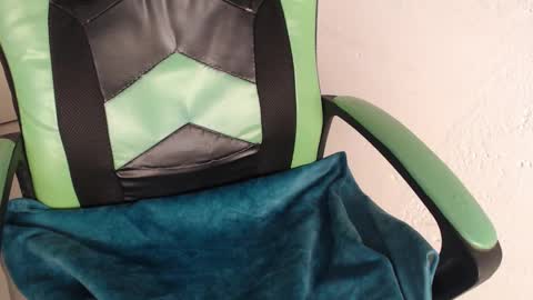 Trixie 3 online show from November 2025 01:54:02 PM