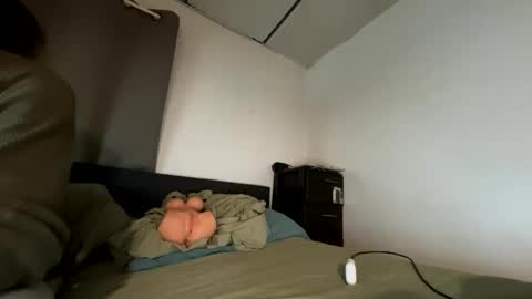 ShootingWebs online show from December 2025 03:11:01 AM