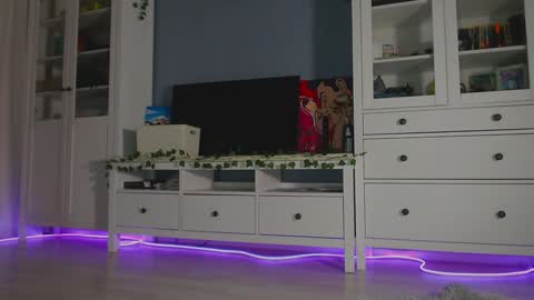  moon  online show from December 2024 01:11:02 PM