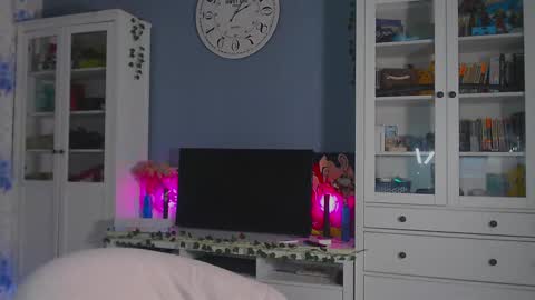  moon  online show from February 2025 03:23:02 PM