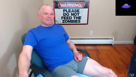 Snapshot of weird_chris chatting on April 2026 12:52:02 AM Chris online show from April 2026 12:52:02 AM