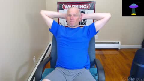 Snapshot of weird_chris chatting on May 2026 07:09:02 PM Chris online show from May 2026 07:09:02 PM
