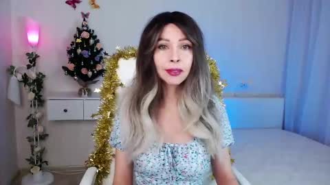 Snapshot of wendifoster chatting on December 2024 07:34:02 PM Wendi Foster online show from December 2024 07:34:02 PM