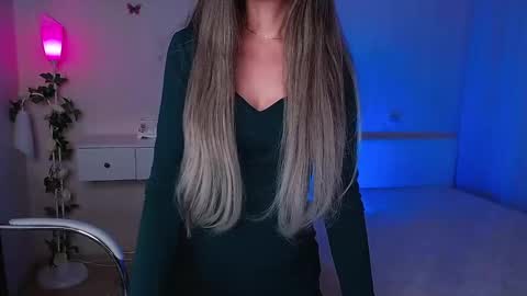 Snapshot of wendifoster chatting on January 2025 08:04:01 PM Wendi Foster online show from January 2025 08:04:01 PM