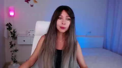 Snapshot of wendifoster chatting on September 2025 06:33:02 PM Wendi Foster online show from September 2025 06:33:02 PM