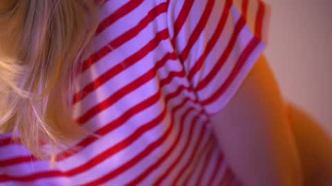 Daisy    online show from December 2024 06:17:02 PM