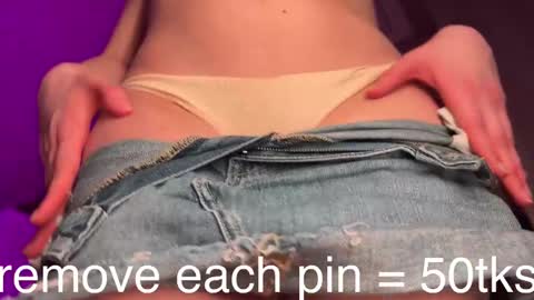 Daisy    online show from February 2025 09:07:02 PM