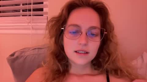 Snapshot of wenus_ss chatting on March 2025 03:44:01 AM wenus_ss online show from March 2025 03:44:01 AM