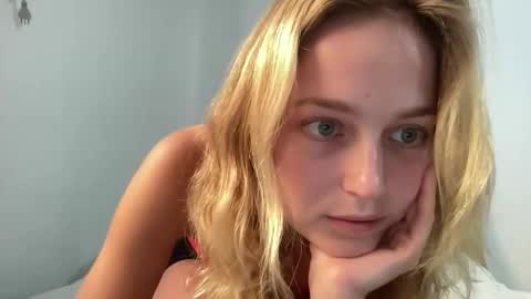 Snapshot of wenus_ss chatting on March 2026 08:33:01 PM wenus_ss online show from March 2026 08:33:01 PM