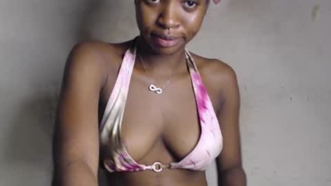 Snapshot of wet_pussy200 chatting on June 2026 07:47:01 PM Bella online show from June 2026 07:47:01 PM