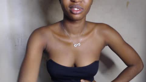 Snapshot of wet_pussy200 chatting on June 2026 09:44:02 AM Bella online show from June 2026 09:44:02 AM