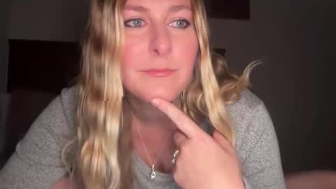 Scarlett online show from October 2025 12:35:01 AM