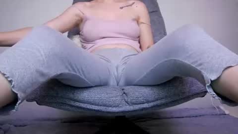 Beatrice Moan from LovenseWet from Tip MenuOpen for Private online show from June 2026 10:11:01 PM