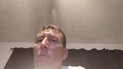 Snapshot of wetduck77777 chatting on May 2026 10:00:01 AM wetduck77777 online show from May 2026 10:00:01 AM