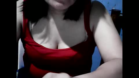 Snapshot of wethornypussy4u chatting on September 2025 01:32:01 PM wethornypussy4u online show from September 2025 01:32:01 PM