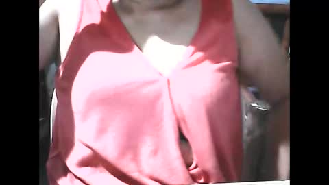 Snapshot of wethornypussy4u chatting on October 2025 08:15:02 AM wethornypussy4u online show from October 2025 08:15:02 AM